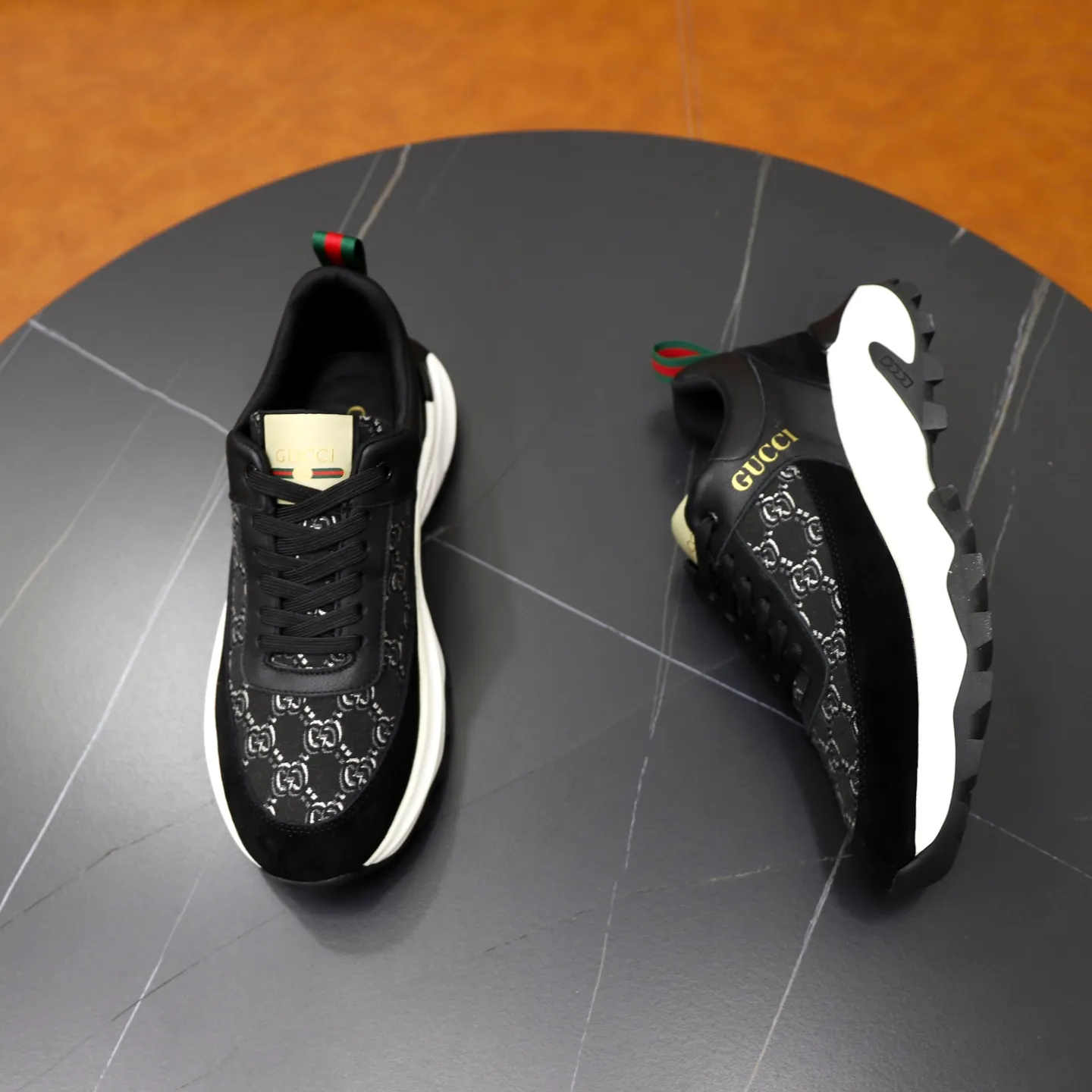 Ex-factory price: 462💰🙅‍♂️🙅‍♂️🙅‍♂️ Brand: GUCCI Standard code: 38-44 (45 customized) Grade: Same as the official website Material: Original leather splicing, comfortable and breathable lining, original wear-resistant outsole Style category: Men's fashionable casual shoes, running shoes, noble luxury brand elements, top luxury Color: actual picture color